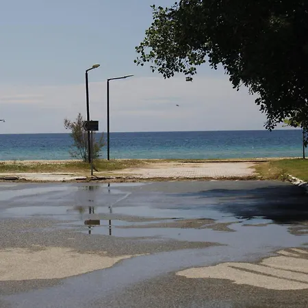 To Rent In Front Of The Amazing Sea *